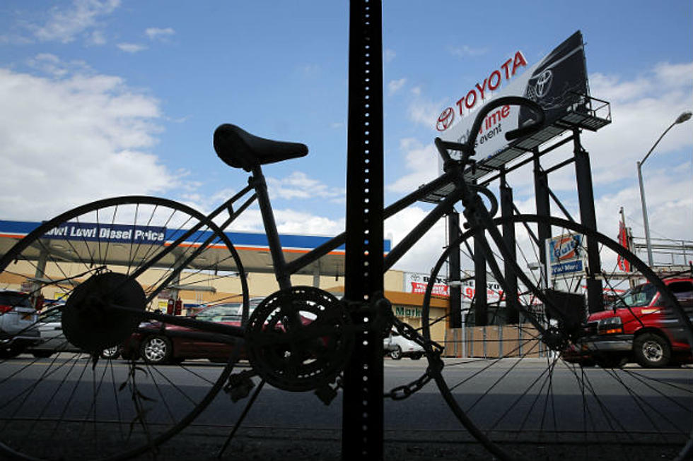 Portland City Council Considers Plan To Remove Abandoned Bikes