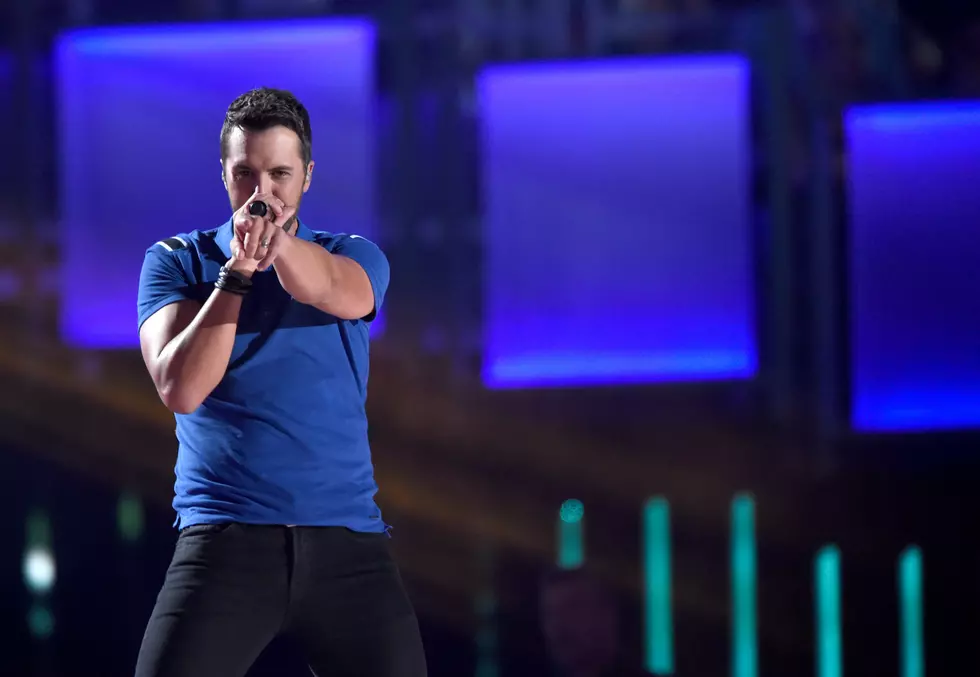 Luke Bryan Kicks the Dust Up in New Hampshire