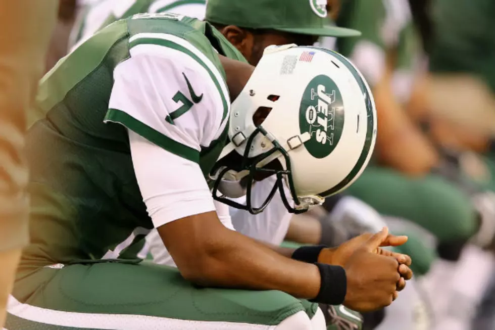 Jets QB Geno Smith Punched By Teammate, Out 6-10 Weeks