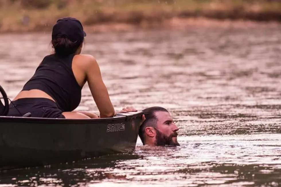 Looks Like Country Star Sam Hunt Has Good Taste in Canoes [PHOTO]