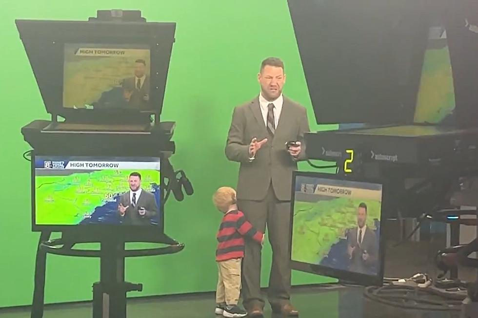 Maine Meteorologist Gives Forecast With Son Just Out of Frame [Video]
