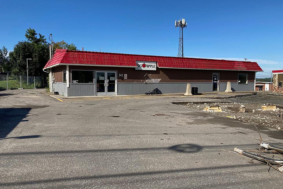 Demolition Underway at Big Apple Wilson Street Brewer