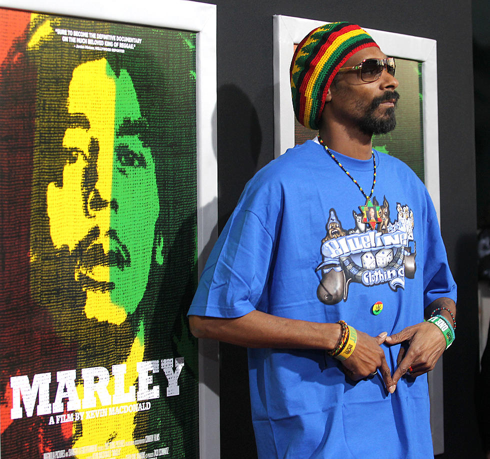 Snoop Dogg Becomes Snoop Lion