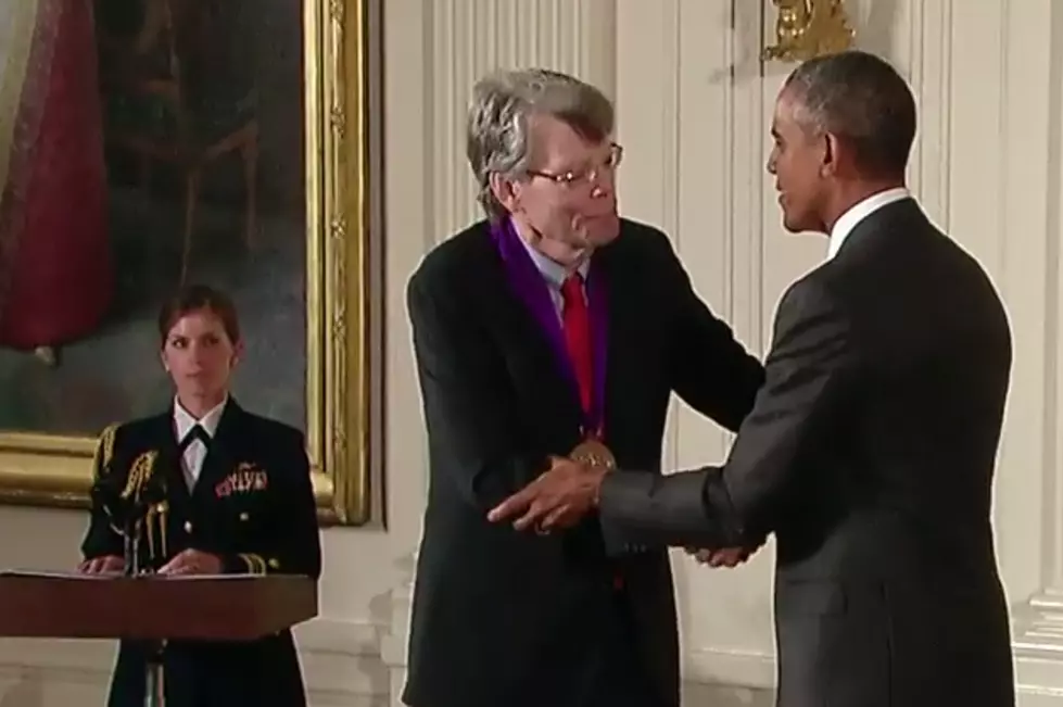 Stephen King Receives National Medal of Arts at the White House [VIDEO]