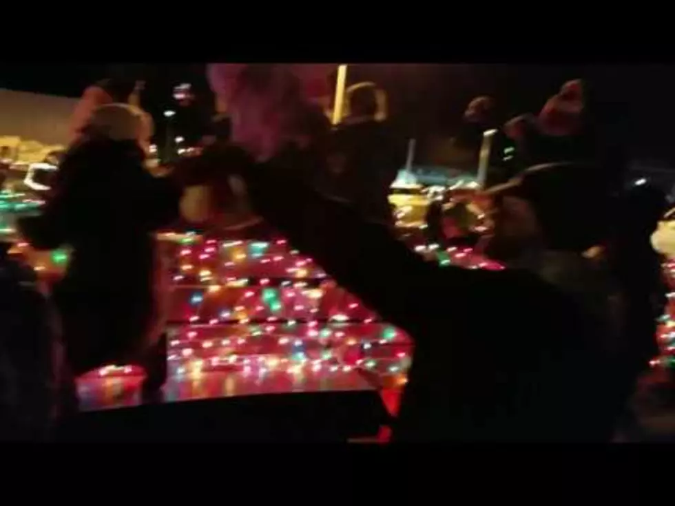 Mannequin Challenge At 2016 Presque Isle Maine Light Parade [VIDEO]