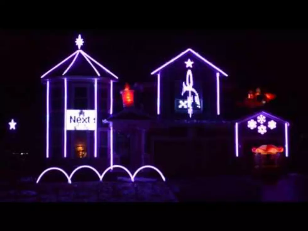 Watch This Minnesota Family&#8217;s Christmas Light Display Tribute To Prince [VIDEO]