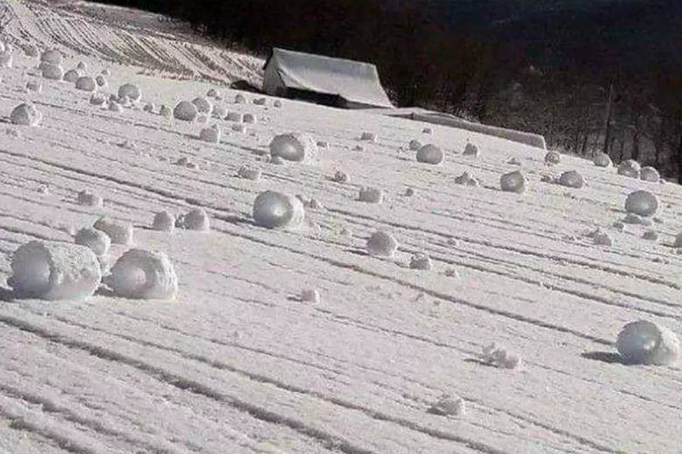 Weird Picture Shows Naturally Rolled ‘Hay bale’ Snow.  Have You Seen This Before?