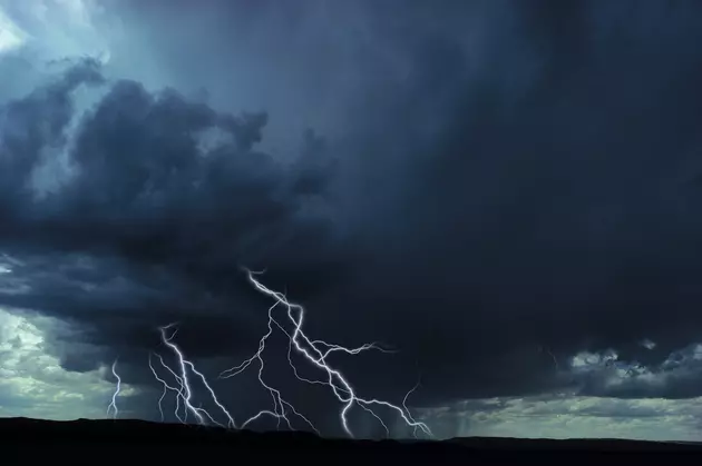 Strong Thunderstorms Possible Monday
