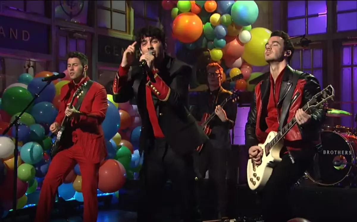 Jonas Brothers Perform On SNL [VIDEO]