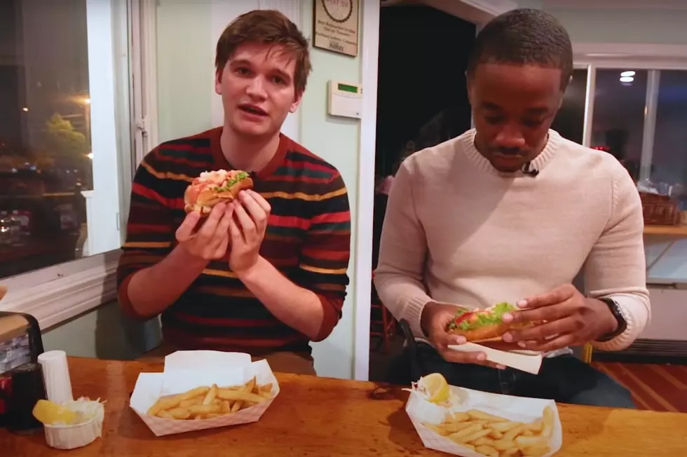 Buzz Feed’s ‘Quest For The Best’ Maine Lobster Roll [VIDEO]