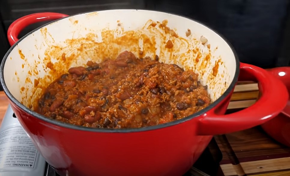 https://townsquare.media/site/495/files/2023/02/attachment-chili-smokin-grillin-with-AB.jpg
