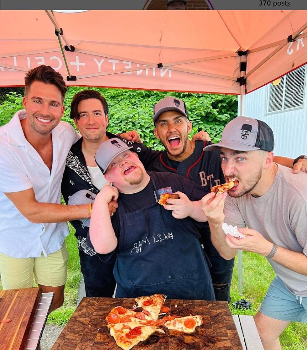 Maine TikTok Chef Makes Pizza For &#8216;Big Time Rush&#8217;