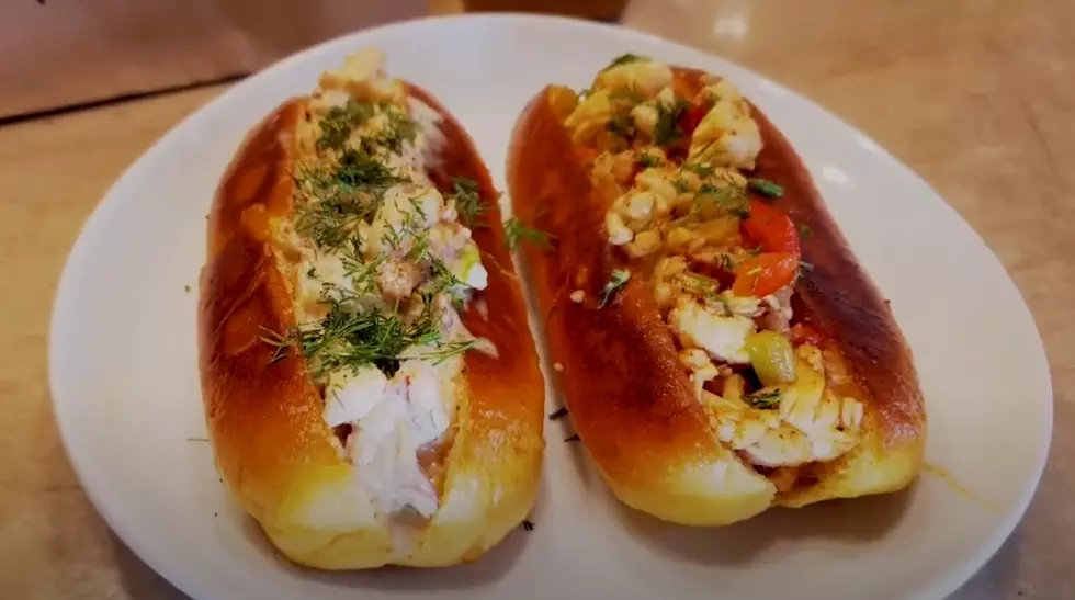 Who Has The Better Lobster Roll-Maine Or Connecticut?