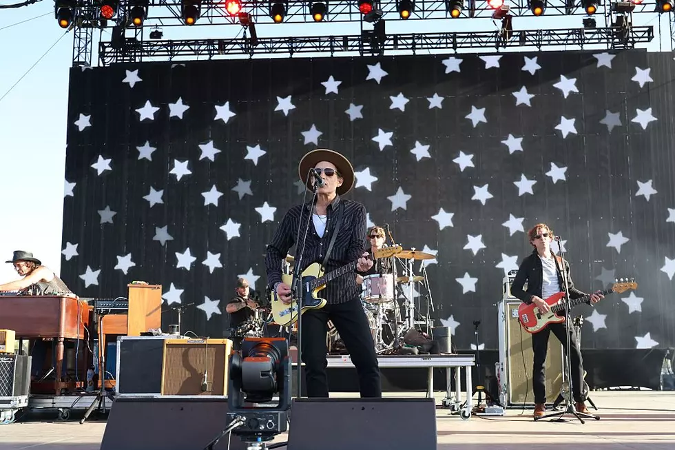 L.L.Bean Hosting FREE Wallflowers Concert in Freeport Tonight