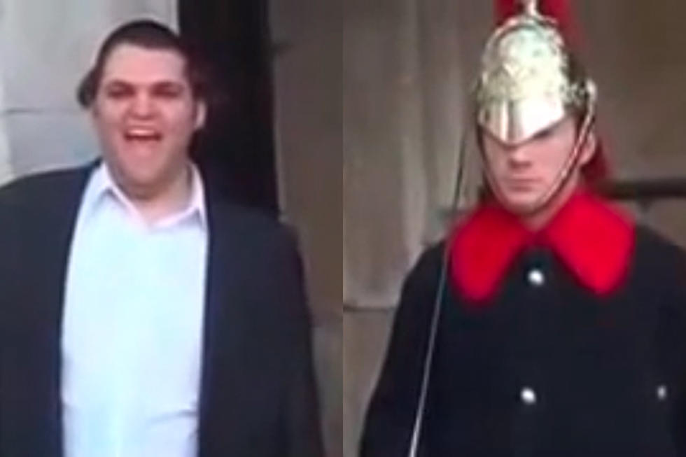 Will This Queen’s Guard Finally Crack a Smile? [VIDEO]
