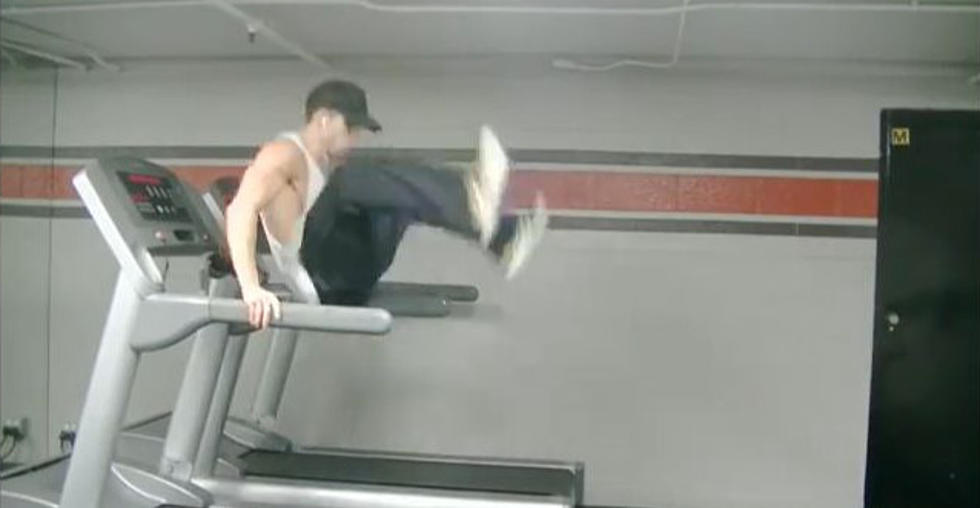 Uptown Funk Dance on Treadmill [VIDEO]