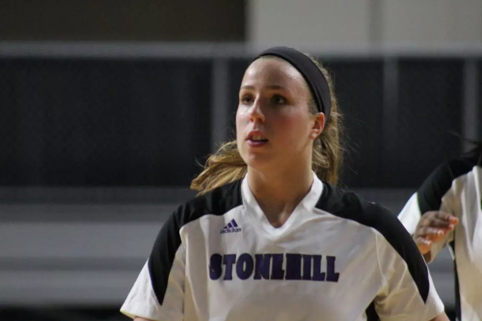 Shaw Scores 11 in Stonehill&#8217;s Loss