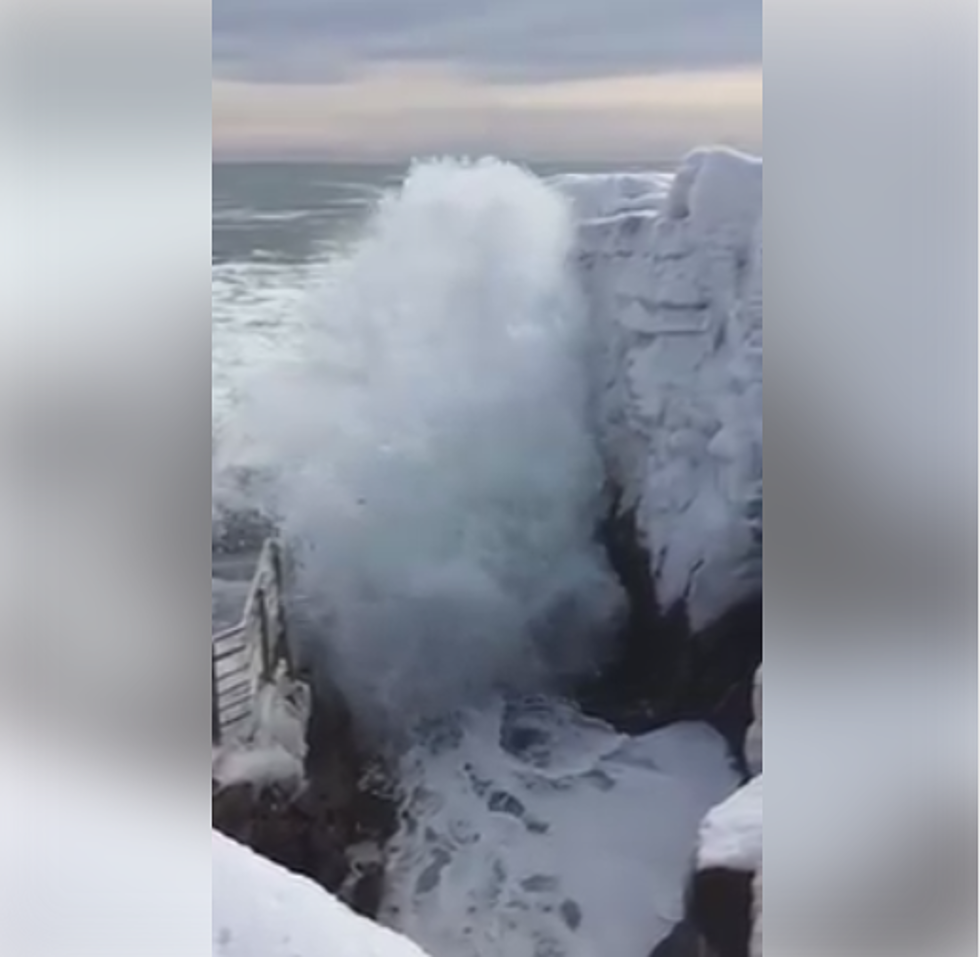 Thunder Hole Slow Mo In the Winter [VIDEO]