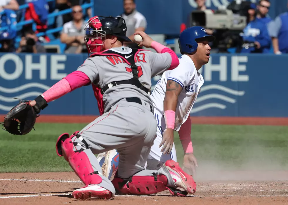 Red Sox Still in 1st Place After Beating Blue Jays Sunday 5-3