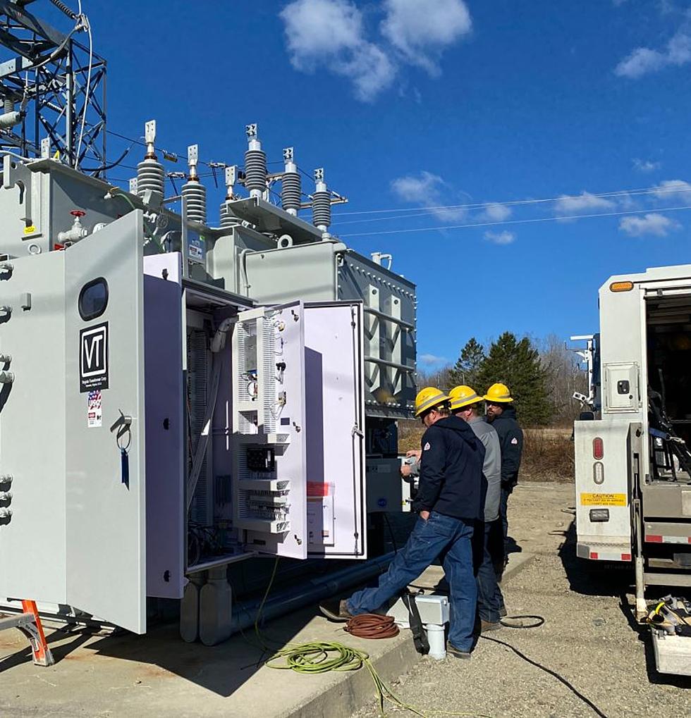 Versant Power’s Oldest Transformer Is Replaced