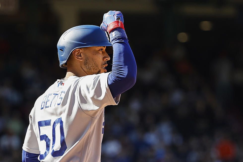 Mookie Magic – Betts Goes 3-5 with a 2-run Homer as Dodgers Beat Red Sox 7-4
