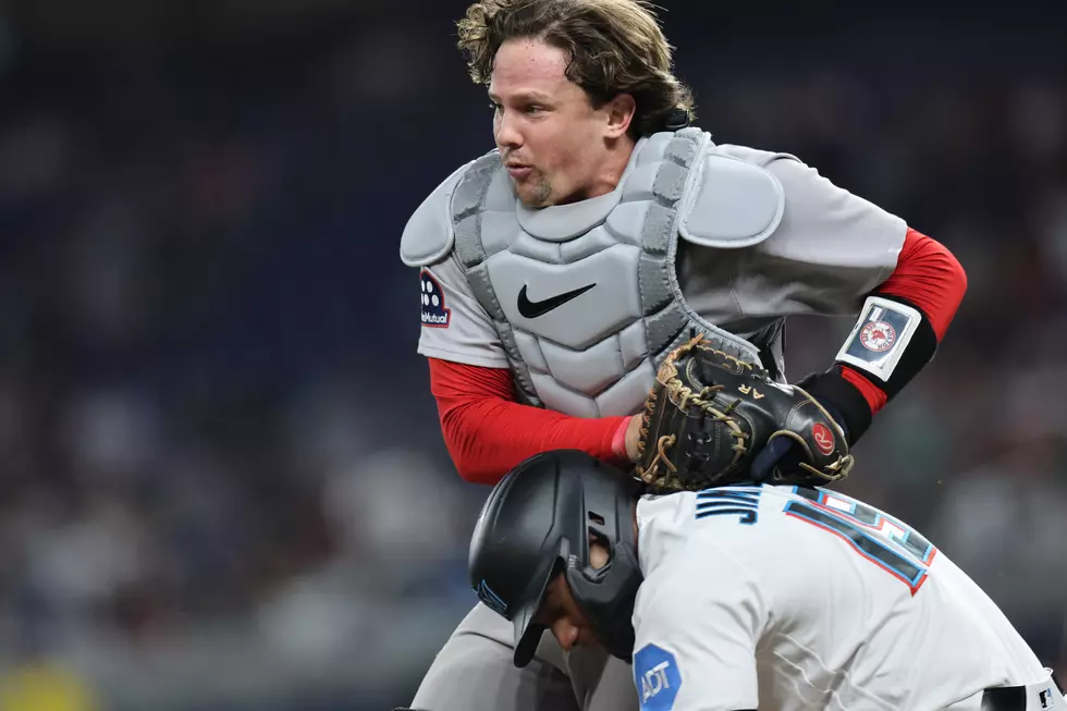 Red Sox Beat Marlins 4-2 with 2 Runs in 9th Inning [VIDEO
