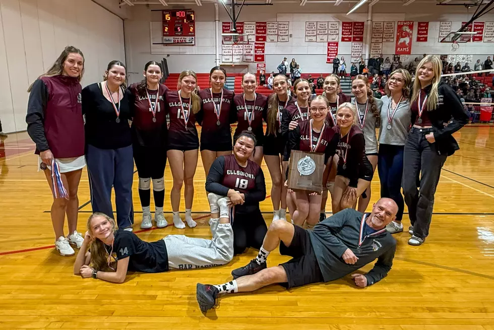 #4 Ellsworth Loses to #1 Gardiner in 5 Sets in Class C Volleyball Division Finals