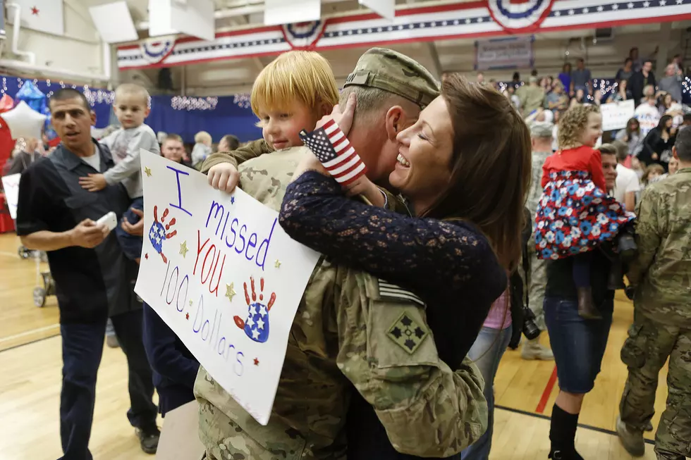 Military Homecoming Videos Take Over the Web  [VIDEO]