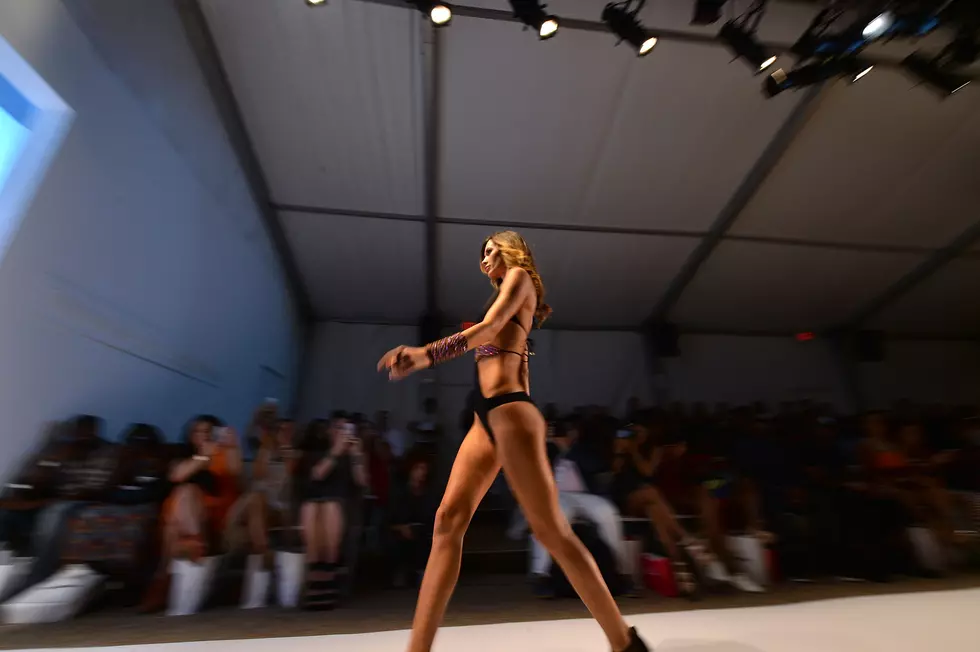 How To Make An Online Bathing Suit Model Dance [VIDEO]