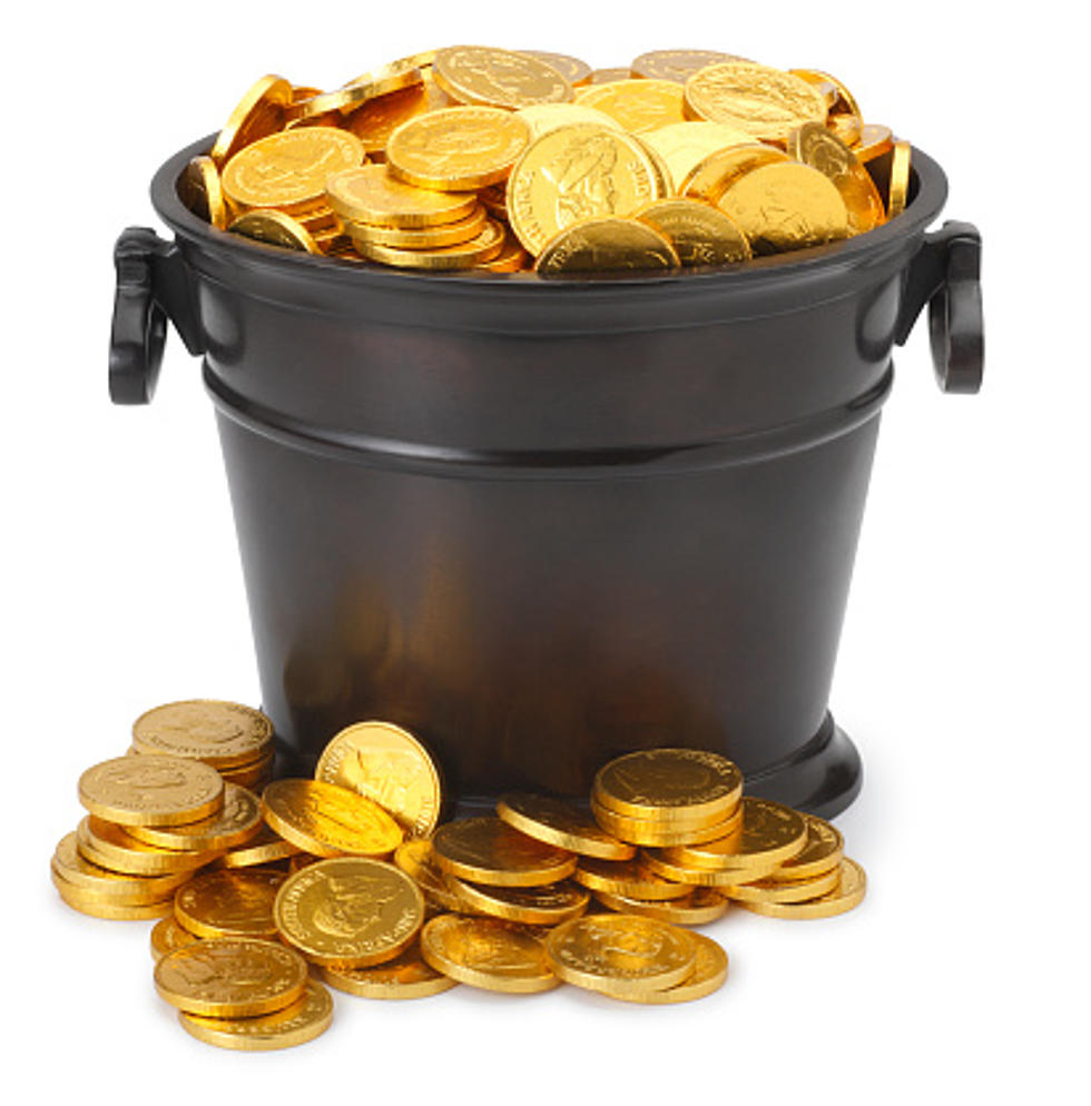 This Guy Casually Strolls Off With A Bucket Full Of Gold [WATCH]