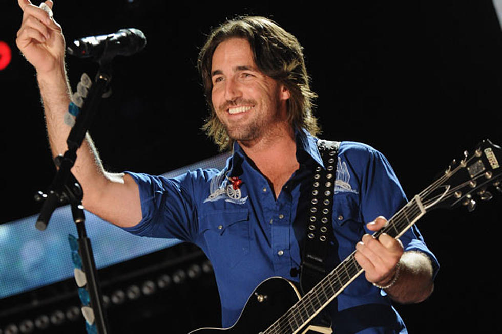 Jake Owen Plans Road Trip With New Music On An Old Bus