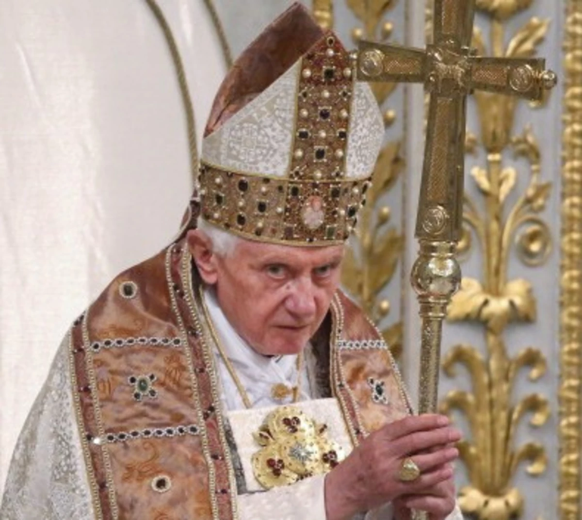 Pope Benedict to Resign