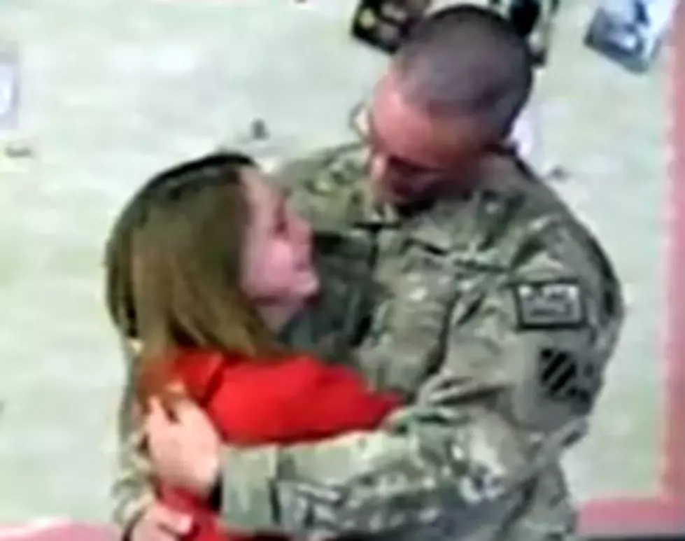 U.S. Army Soldier Surprises Daughter at School [VIDEO]
