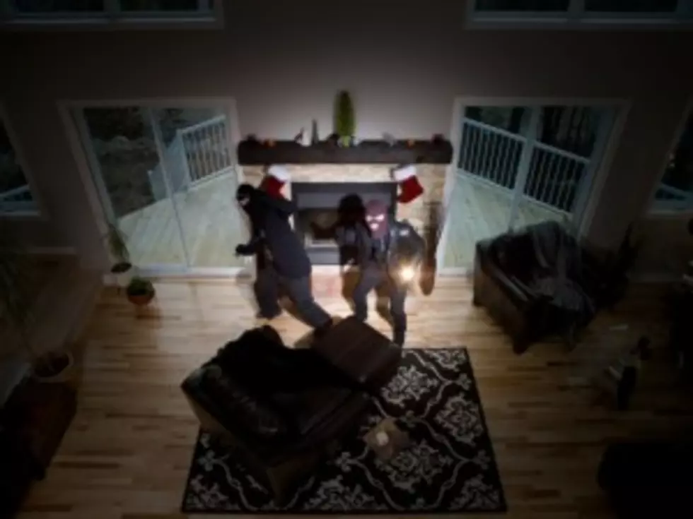 8 Ways You Make Yourself a Target For Burglers