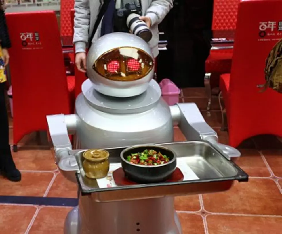 Restaurant Replaces Human Staff with Robots