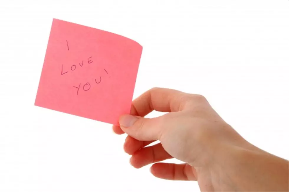 Man Surprises Girlfriend with 365 Love Notes