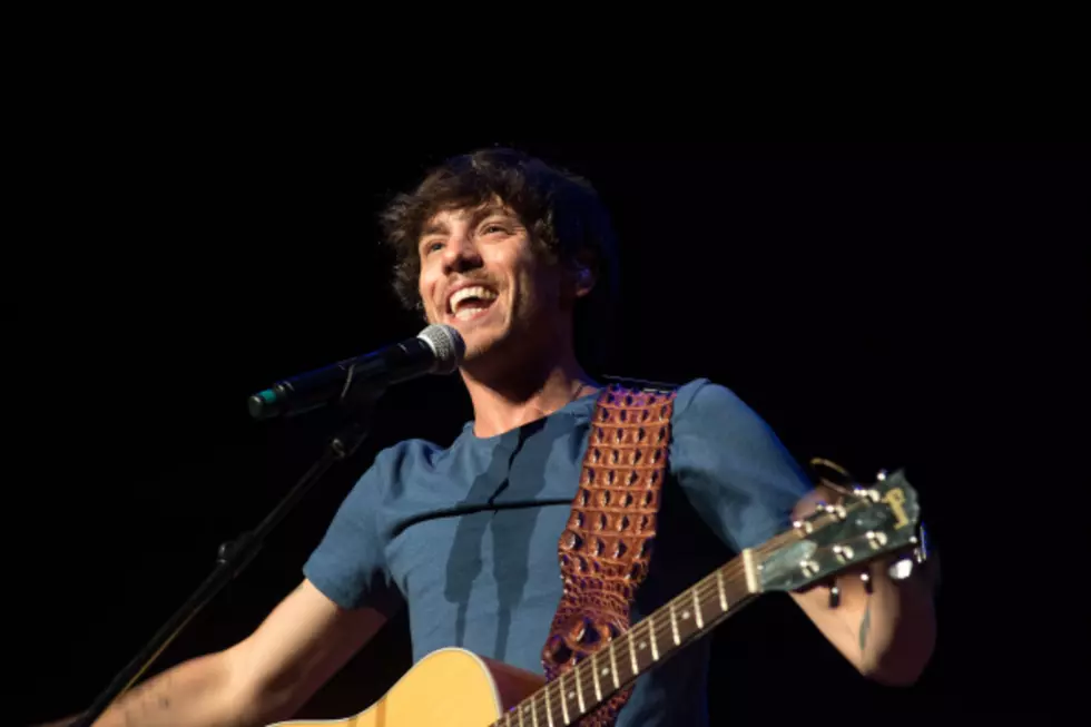 Hawk Video Spotlight on Chris Janson: &#8216;Buy Me A Boat&#8217;