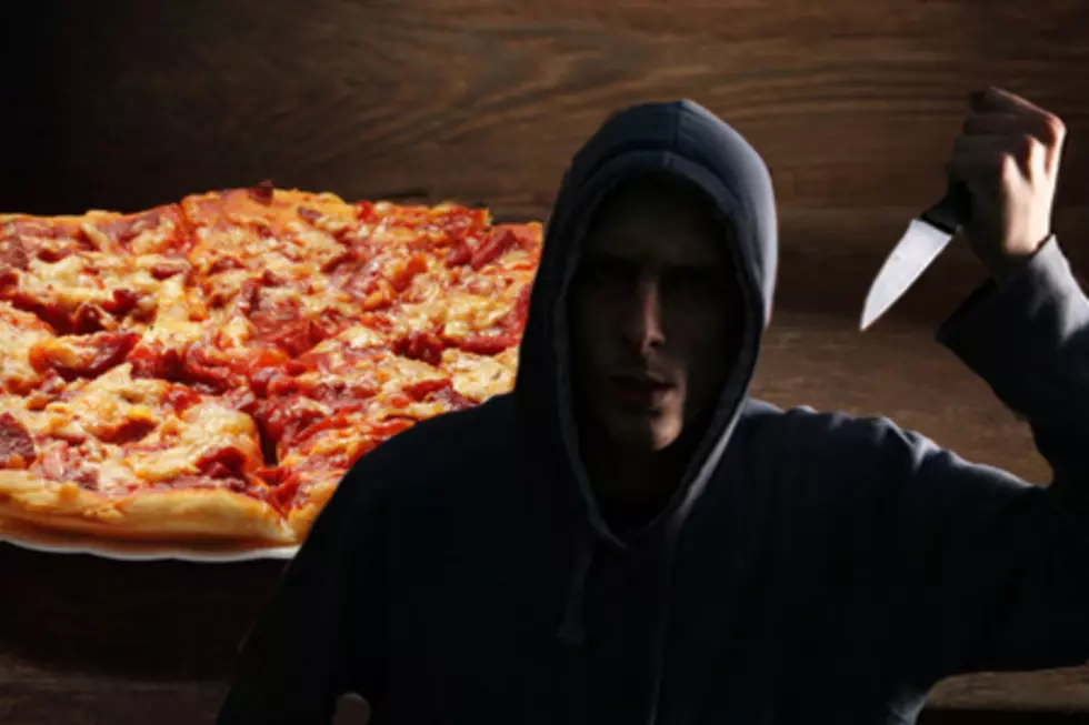 Pizza Guy Gets Stabbed and Still Delivers the Pizza