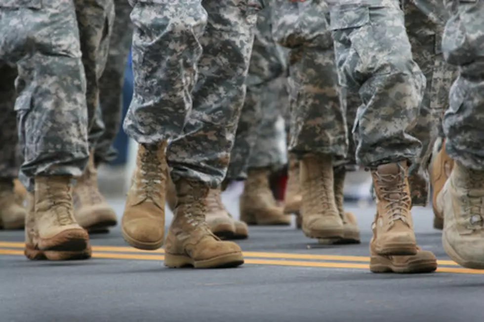 A Guy Spent $20,000 to Buy Dinner for 400 American Troops