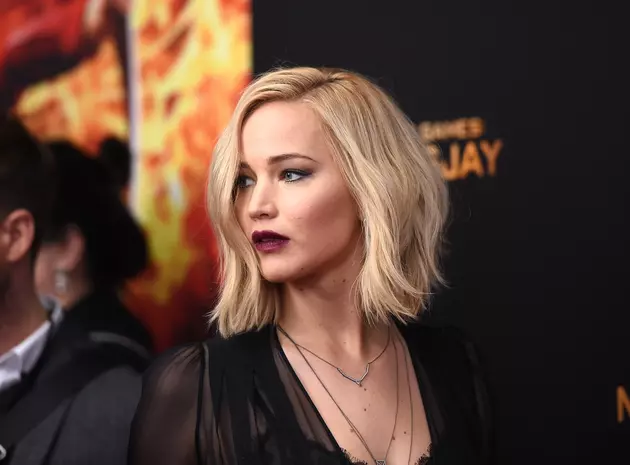 A Navy SEAL Asked Jennifer Lawrence Out Because She Can&#8217;t Get a Date