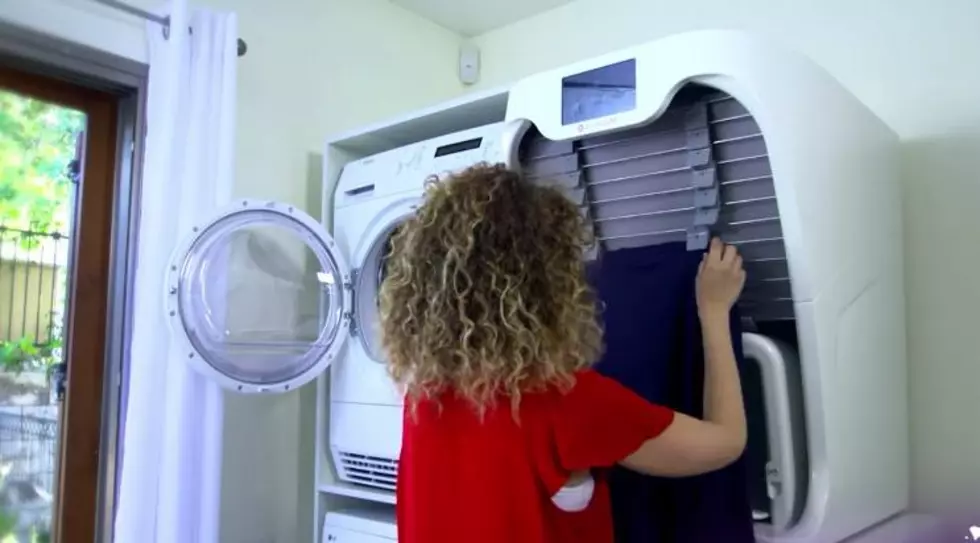 Company Creates Laundry Folding Robot [WATCH]