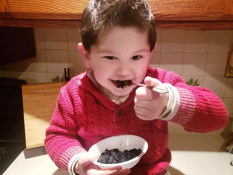 How to Make That Viral TikTok Two-Ingredient Oreo Mug Cake [GALLERY]