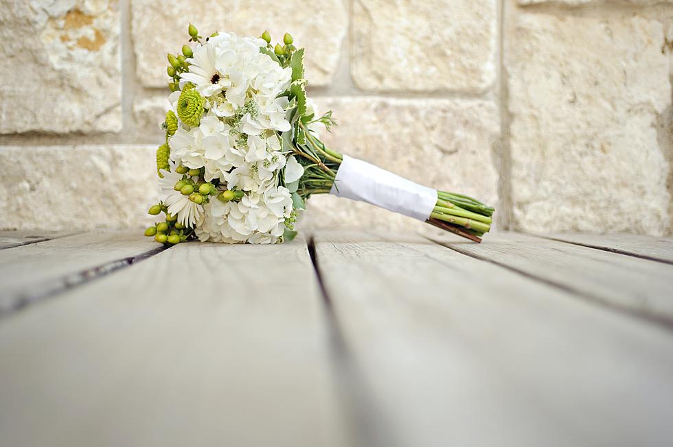 Is the Awkward Tradition of Tossing the Bridal Bouquet and Garter Finally Dead?
