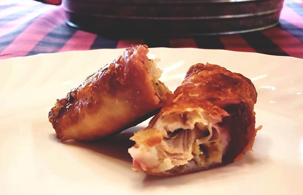 These Egg Rolls Made With Thanksgiving Leftovers Are Mind Blowing