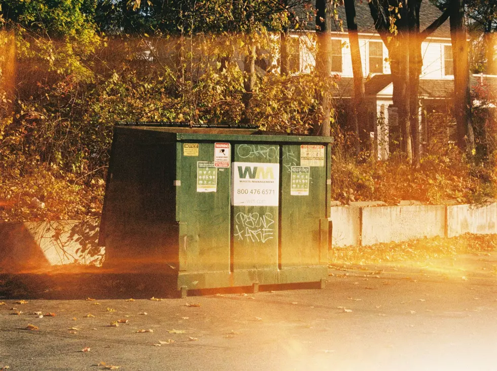 This New York Couple Makes Over $3,000 a Month Dumpster Diving
