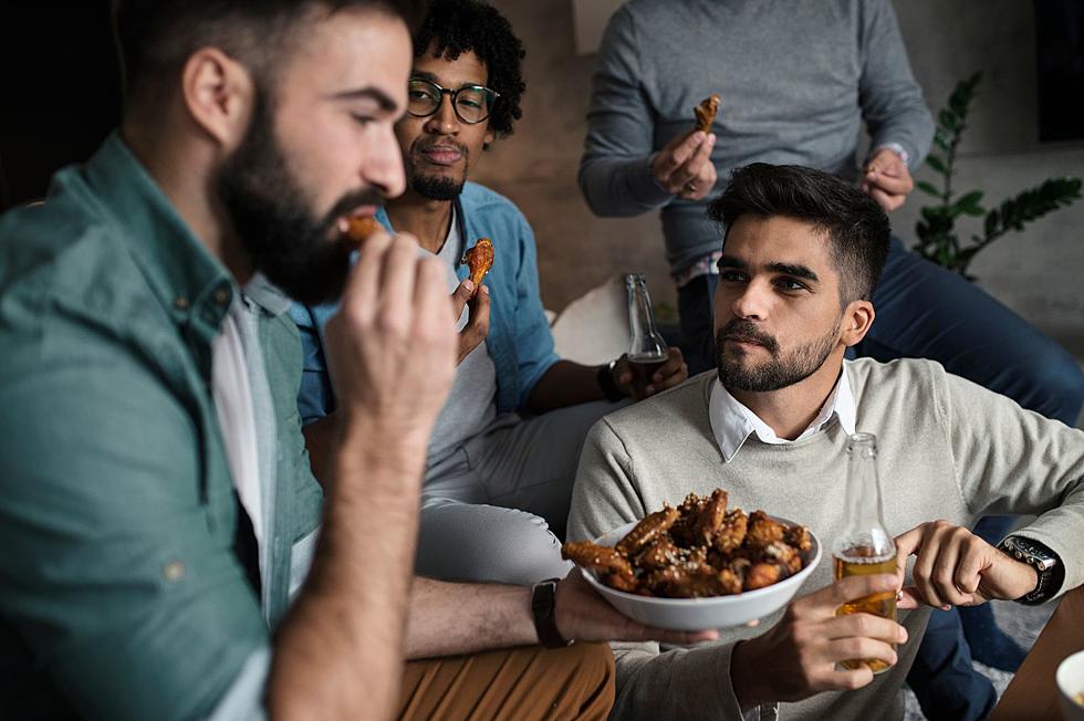 Why New Yorkers Should Embrace Wingsgiving Over Friendsgiving