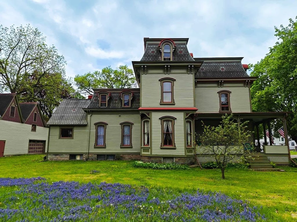 Photos - The Whale 99.1 FM