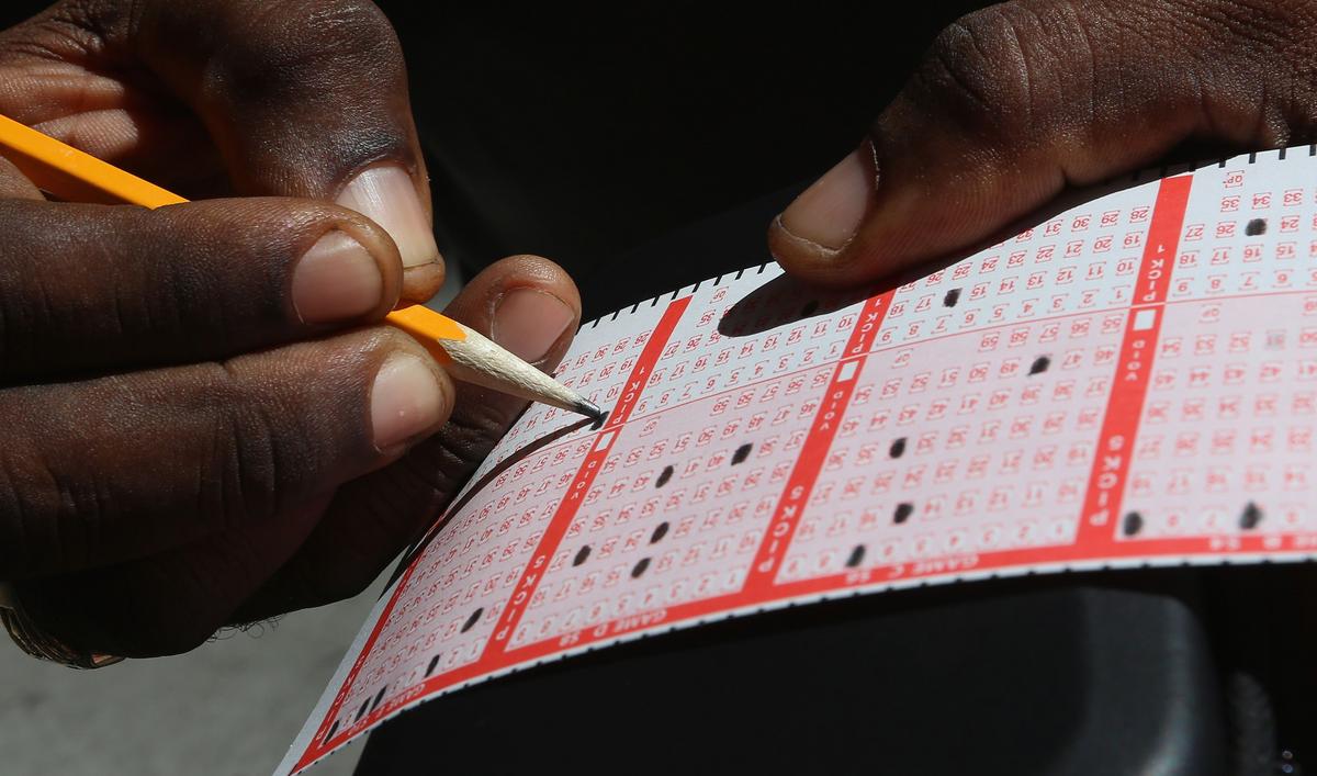 New York Powerball Players Eye $1 Billion Jackpot Ahead of Tonight's Drawing