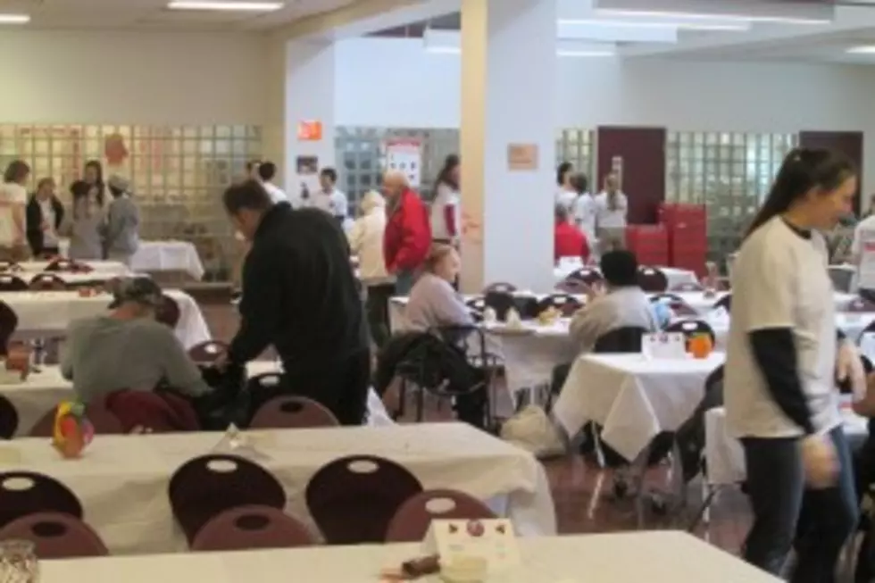 Binghamton High School Students Hold Thanksgiving Dinner