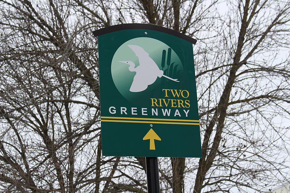 Signs Finally Point the Way to the Two Rivers Greenway